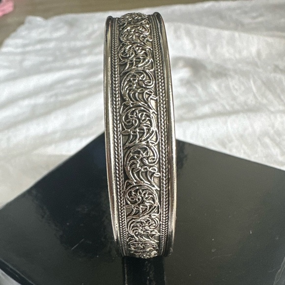 Sterling Silver .925 Detailed Bracelet - Picture 4 of 11